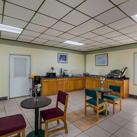 Rodeway Inn Conference Center Бомонт Екстер'єр фото