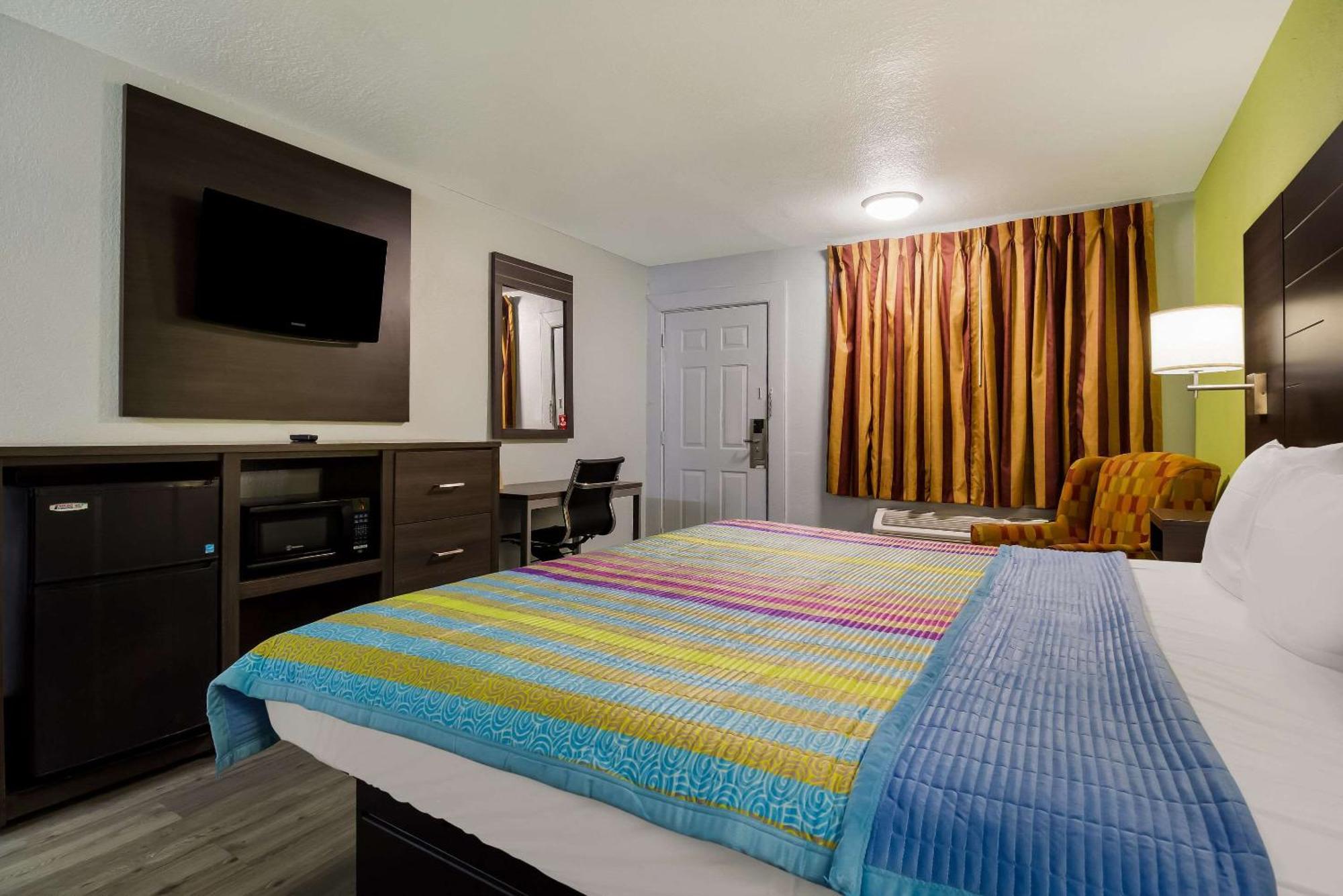 Rodeway Inn Conference Center Бомонт Екстер'єр фото